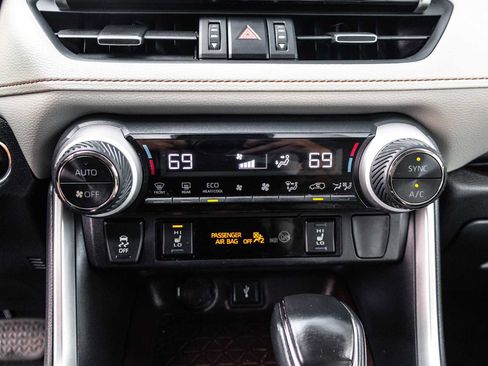 Certified 2020 Toyota RAV4 Limited image 34