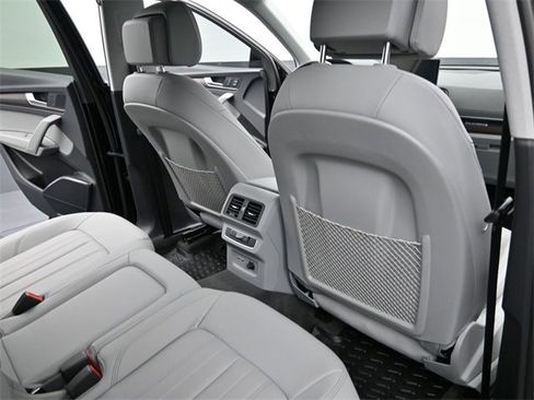 Used 2024 Audi Q5 2.0T Premium image 10