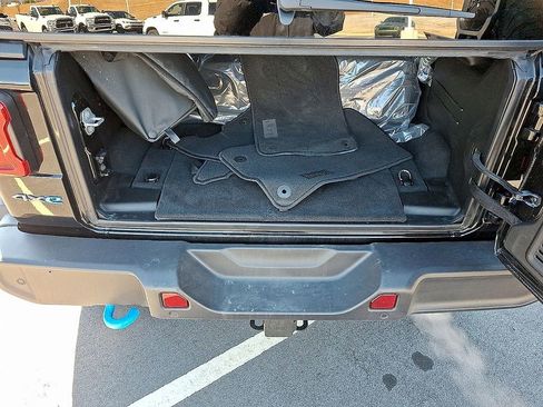 Used 2025 Jeep Wrangler Unlimited Rubicon 4xe w/ Safety Group AWD/4WD image 29