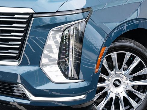 Used 2025 Cadillac Escalade Premium Luxury Platinum AWD/4WD image 3