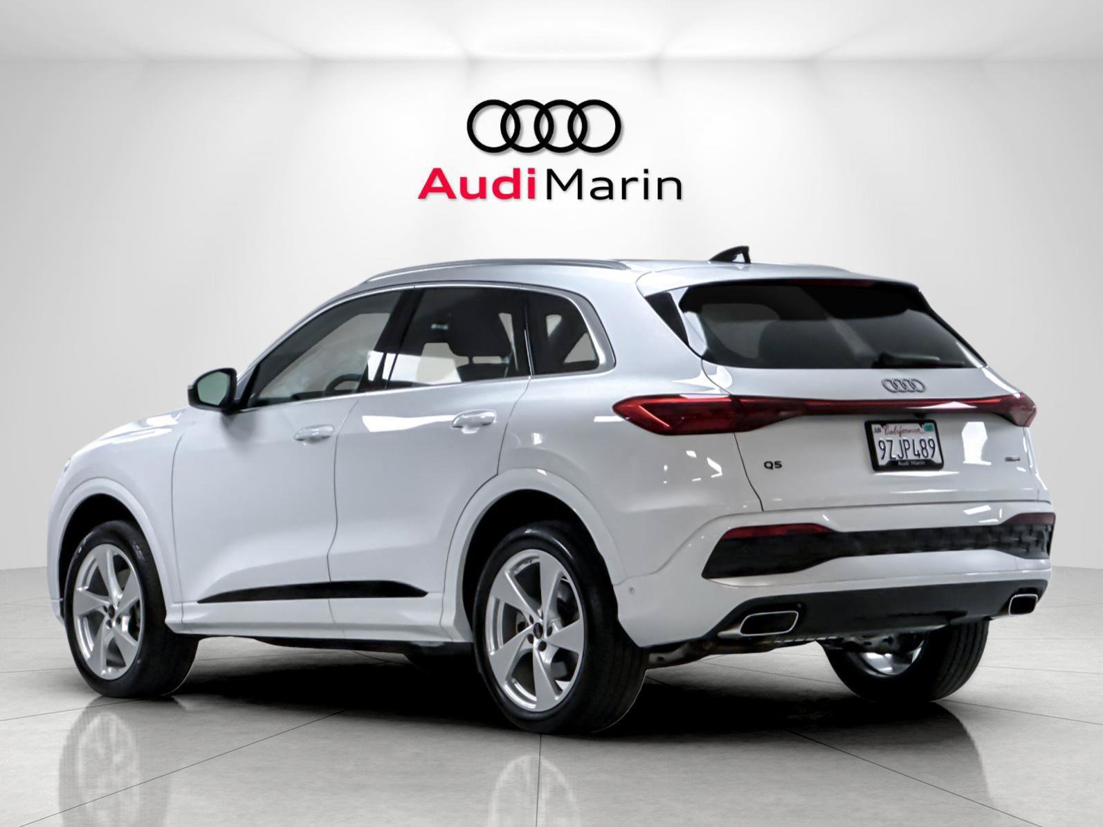 Certified 2026 Audi Q5 Premium Plus AWD/4WD image 3
