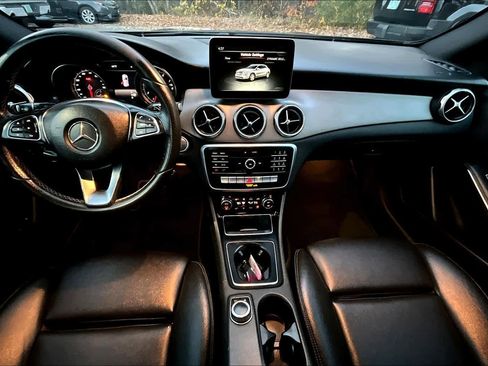 Used 2018 Mercedes-Benz GLA 250 image 13