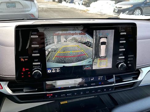 Used 2022 Toyota Sienna Platinum image 27