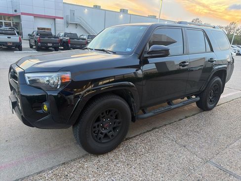 Used 2024 Toyota 4Runner SR5 image 1