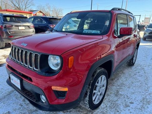 Used 2019 Jeep Renegade Latitude w/ Cold Weather Group image 3