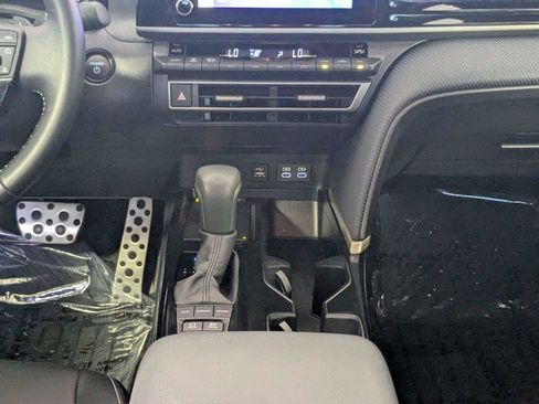 Used 2026 Toyota Camry SE FWD image 43