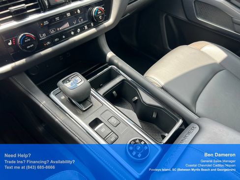 Used 2025 Nissan Pathfinder SL AWD/4WD image 41