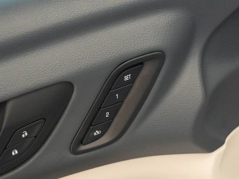 Used 2023 GMC Acadia Denali FWD image 19