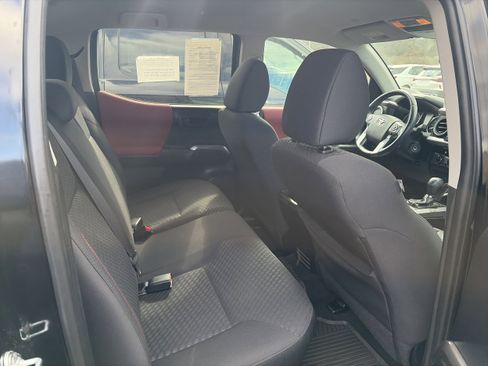 Used 2022 Toyota Tacoma SR5 image 6