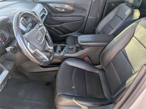 Used 2022 GMC Terrain SLT image 12