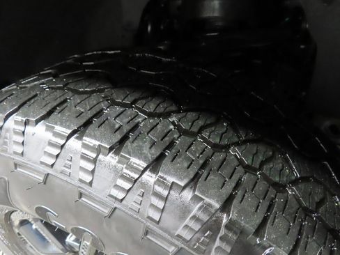 Used 2024 Ford F150 XLT w/ XLT Black Appearance Package image 7