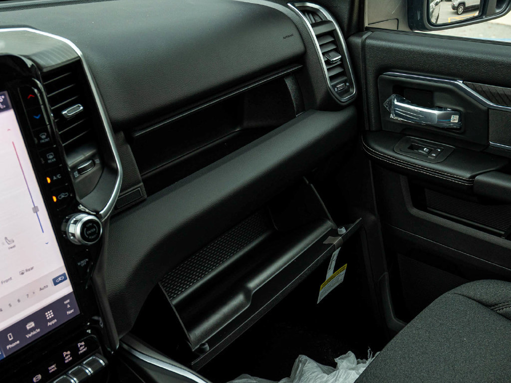 New 2026 RAM 3500 Big Horn AWD/4WD image 19