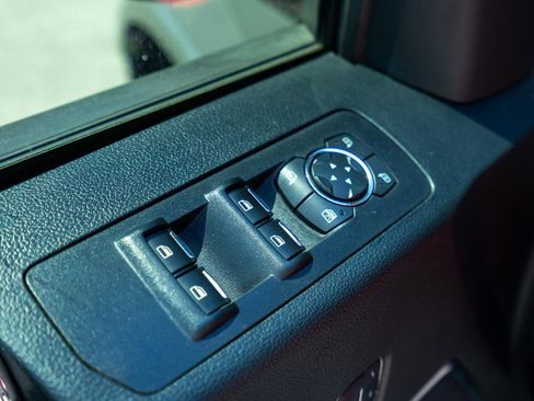 Used 2018 Ford F150 Lariat w/ Equipment Group 502A Luxury AWD/4WD image 18