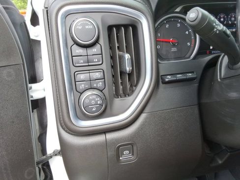 Certified 2022 Chevrolet Silverado 2500 High Country w/ Z71 Off-Road Package AWD/4WD image 40
