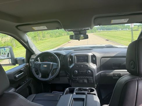 Used 2025 Chevrolet Silverado 2500 W/T w/ WT Convenience Package AWD/4WD image 17
