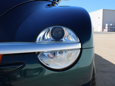 Used 2005 Chevrolet SSR w/ Preferred Equipment Group image 22