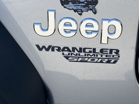 Used 2021 Jeep Wrangler Unlimited Sport AWD/4WD image 19