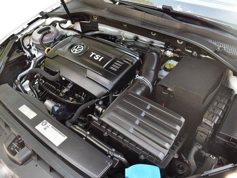 Used 2017 Volkswagen GTI SE FWD image 37
