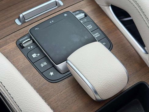 Used 2023 Mercedes-Benz GLE 450 4MATIC image 25