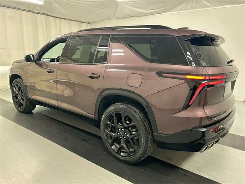 Used 2024 Chevrolet Traverse RS image 7