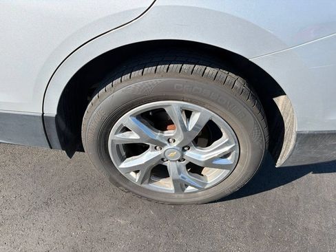 Used 2020 Chevrolet Equinox LT w/ LPO, Cargo Package AWD/4WD image 6