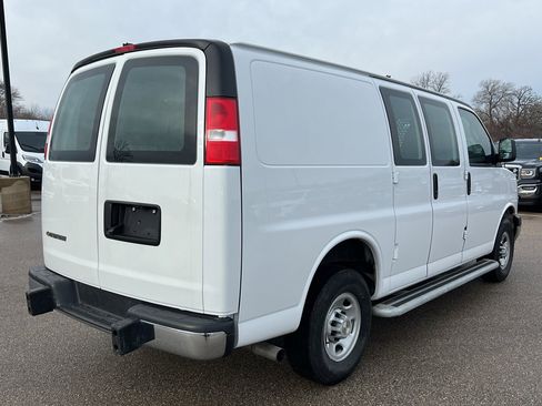 Used 2024 Chevrolet Express 2500 image 5
