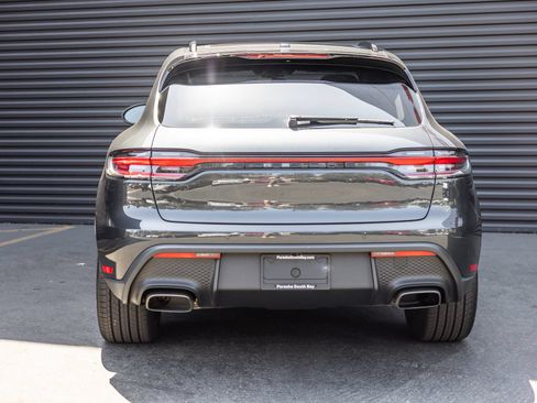 Certified 2026 Porsche Macan AWD/4WD image 8
