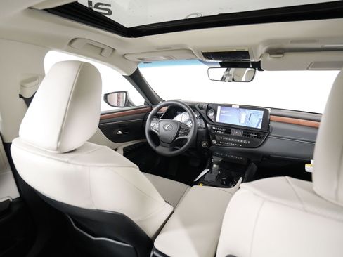 New 2025 Lexus ES 350 w/ Premium Package image 14