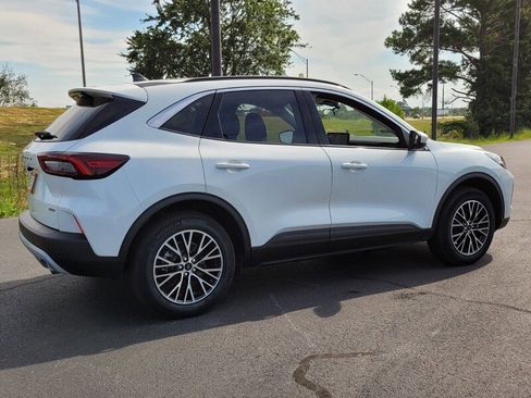 Used 2024 Ford Escape SE image 13