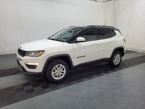 Used 2019 Jeep Compass Latitude AWD/4WD image 2