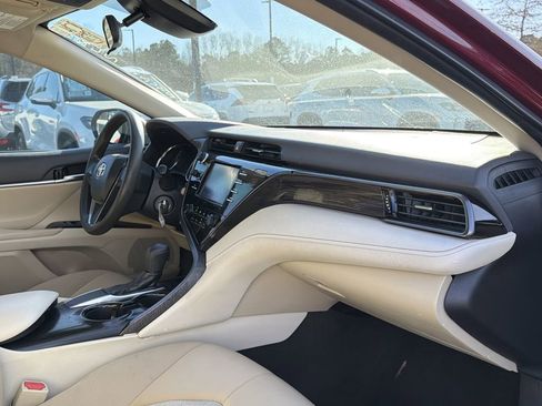 Used 2019 Toyota Camry LE image 17