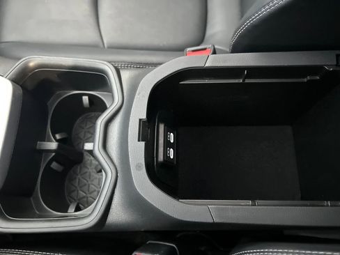 Used 2023 Toyota RAV4 XLE Premium image 23