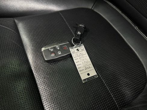 Used 2018 Jaguar F-PACE S image 38