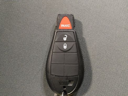 Used 2019 RAM 1500 Classic SLT image 32