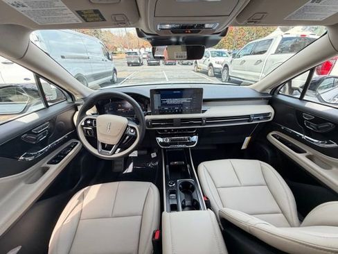 New 2026 Lincoln Corsair Premiere image 10