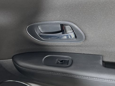Used 2016 Honda HR-V EX image 32