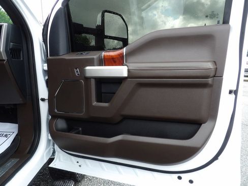 Used 2022 Ford F350 King Ranch w/ King Ranch Ultimate Package AWD/4WD image 37