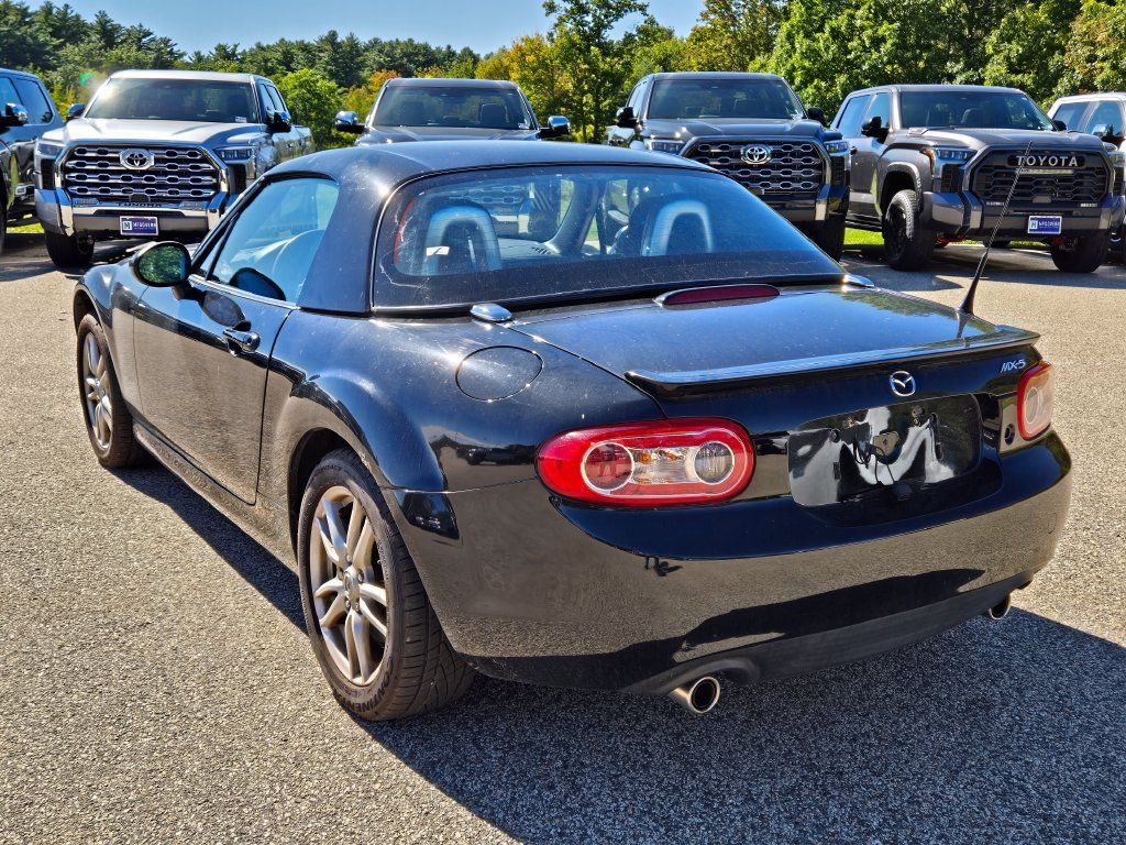 Used 2011 MAZDA MX-5 Miata Sport RWD image 3