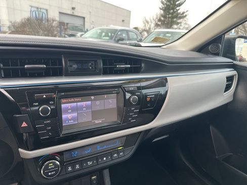 Used 2015 Toyota Corolla L image 19