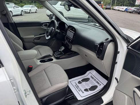 Used 2022 Kia Soul S FWD image 15