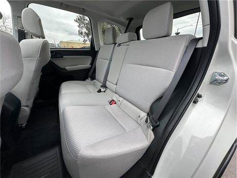 Used 2015 Subaru Forester 2.5i Premium image 24