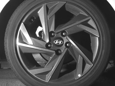 Used 2025 Hyundai Elantra SEL FWD image 15