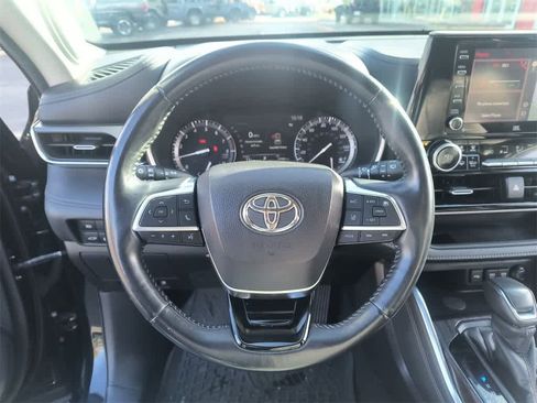 Used 2020 Toyota Highlander Limited image 14