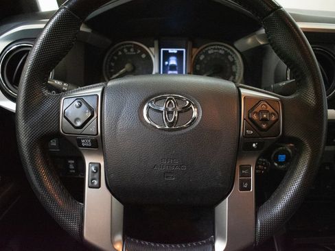 Used 2021 Toyota Tacoma Limited w/ Nightshade Package AWD/4WD image 12