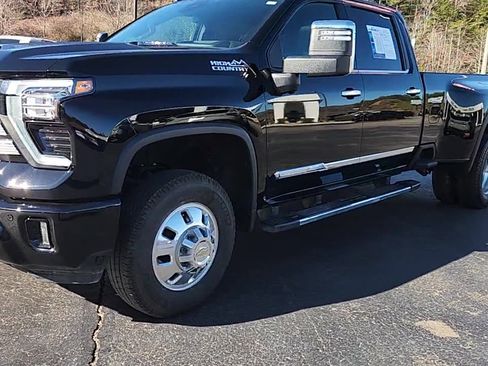 Used 2025 Chevrolet Silverado 3500 High Country w/ High Country Premium Package image 3