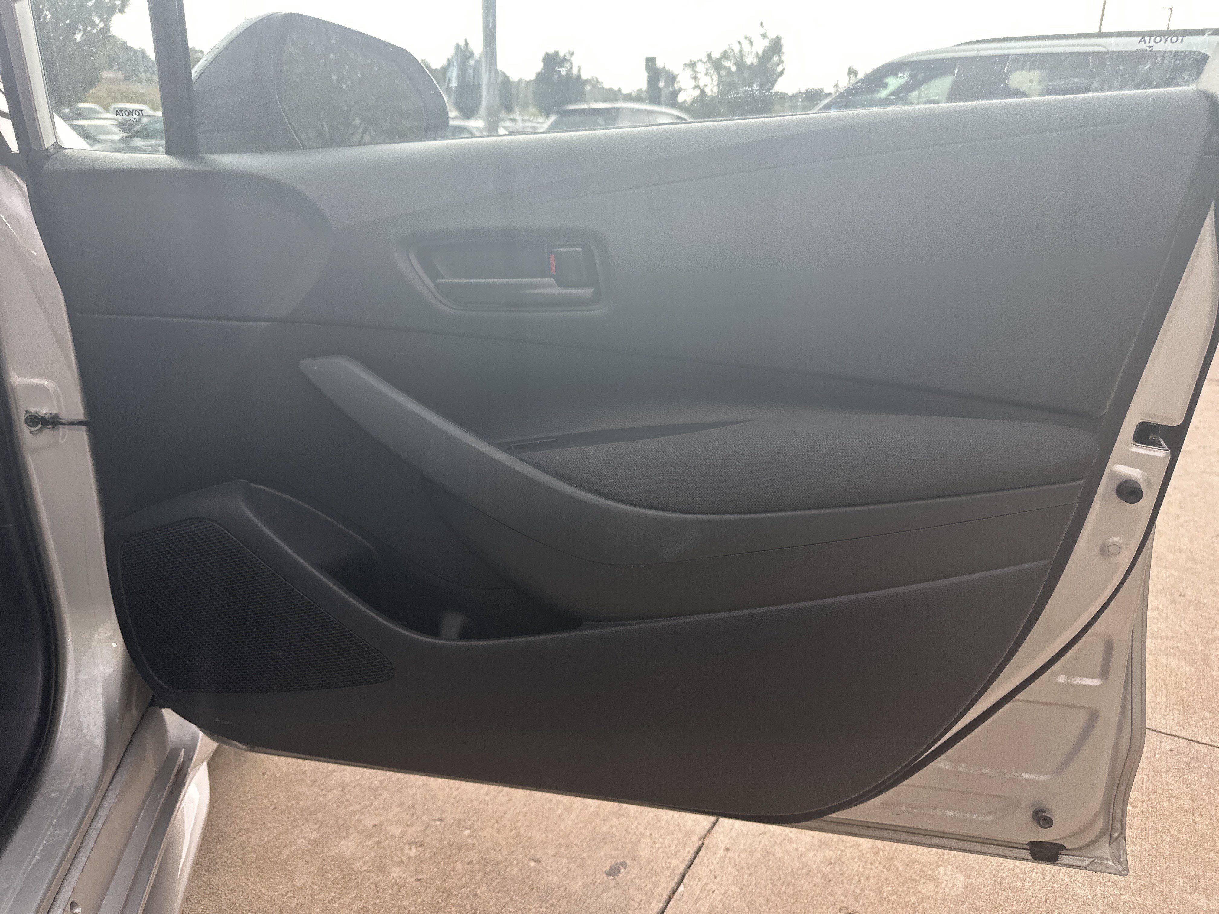 Used 2025 Toyota Corolla LE FWD image 28