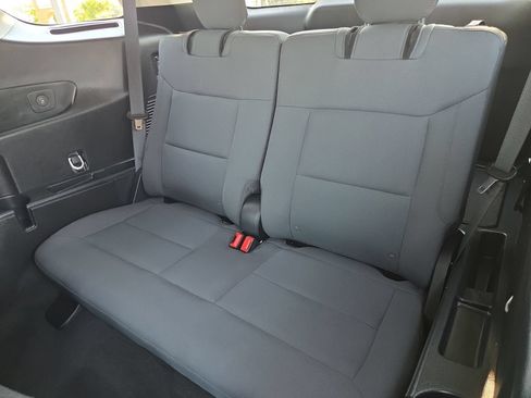 Used 2025 Ford Explorer Active AWD/4WD image 23