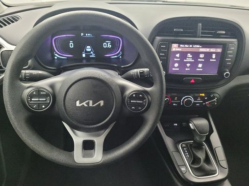Used 2025 Kia Soul LX image 22