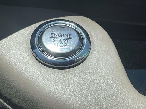 Used 2022 Lincoln Aviator Grand Touring w/ Equipment Group 301A AWD/4WD image 17