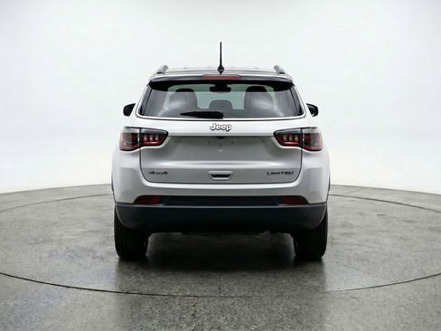 Used 2025 Jeep Compass Trailhawk AWD/4WD image 7